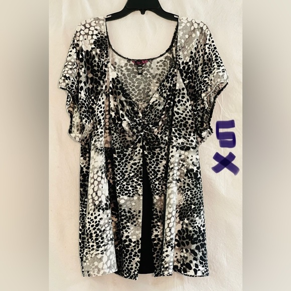 LADIES 5X BLACK & WHITE TOP - Picture 1 of 1